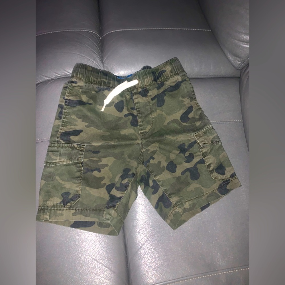 Old navy great condition size 6 shorts